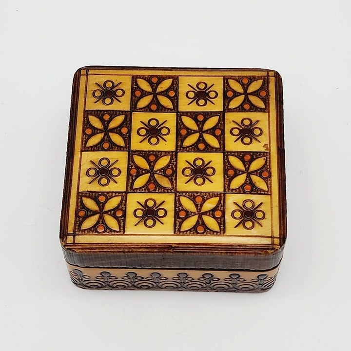 Vintage Carved Wood Trinket Box Jewelry Handmade Hinged Floral Geometric Squares 9N73EyDjL