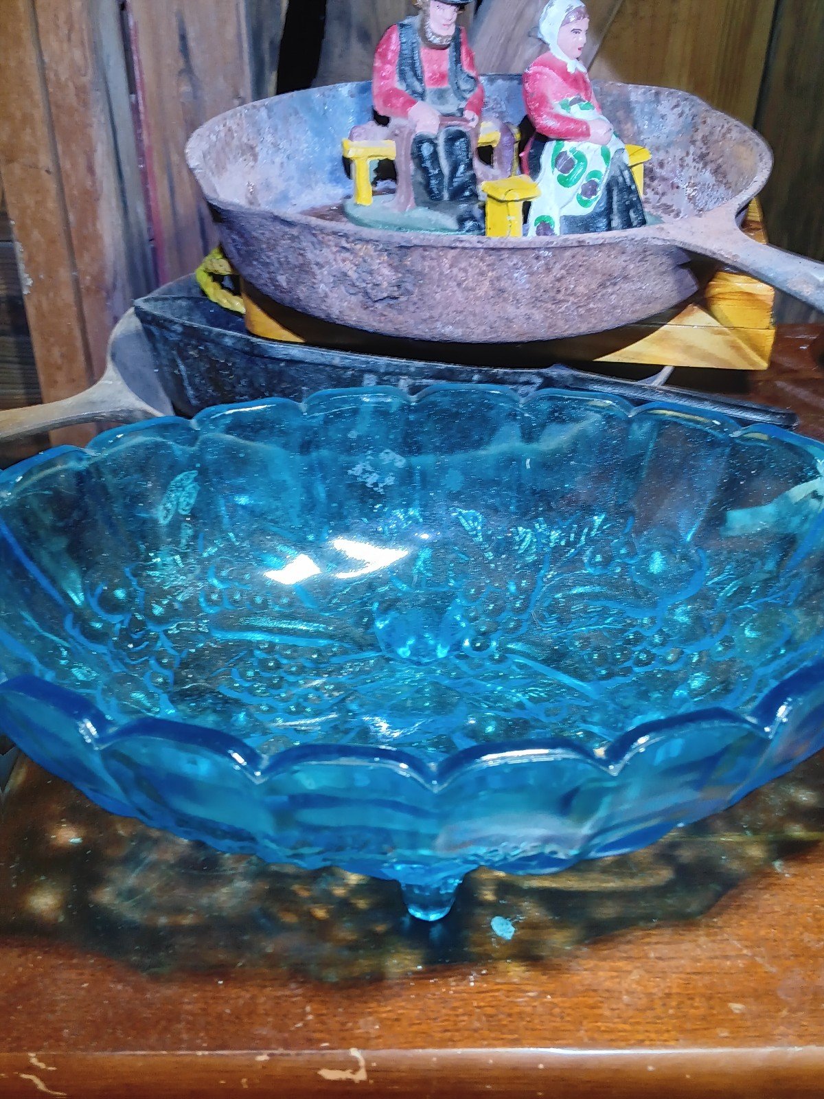 Blue glass acwRTYO8H
