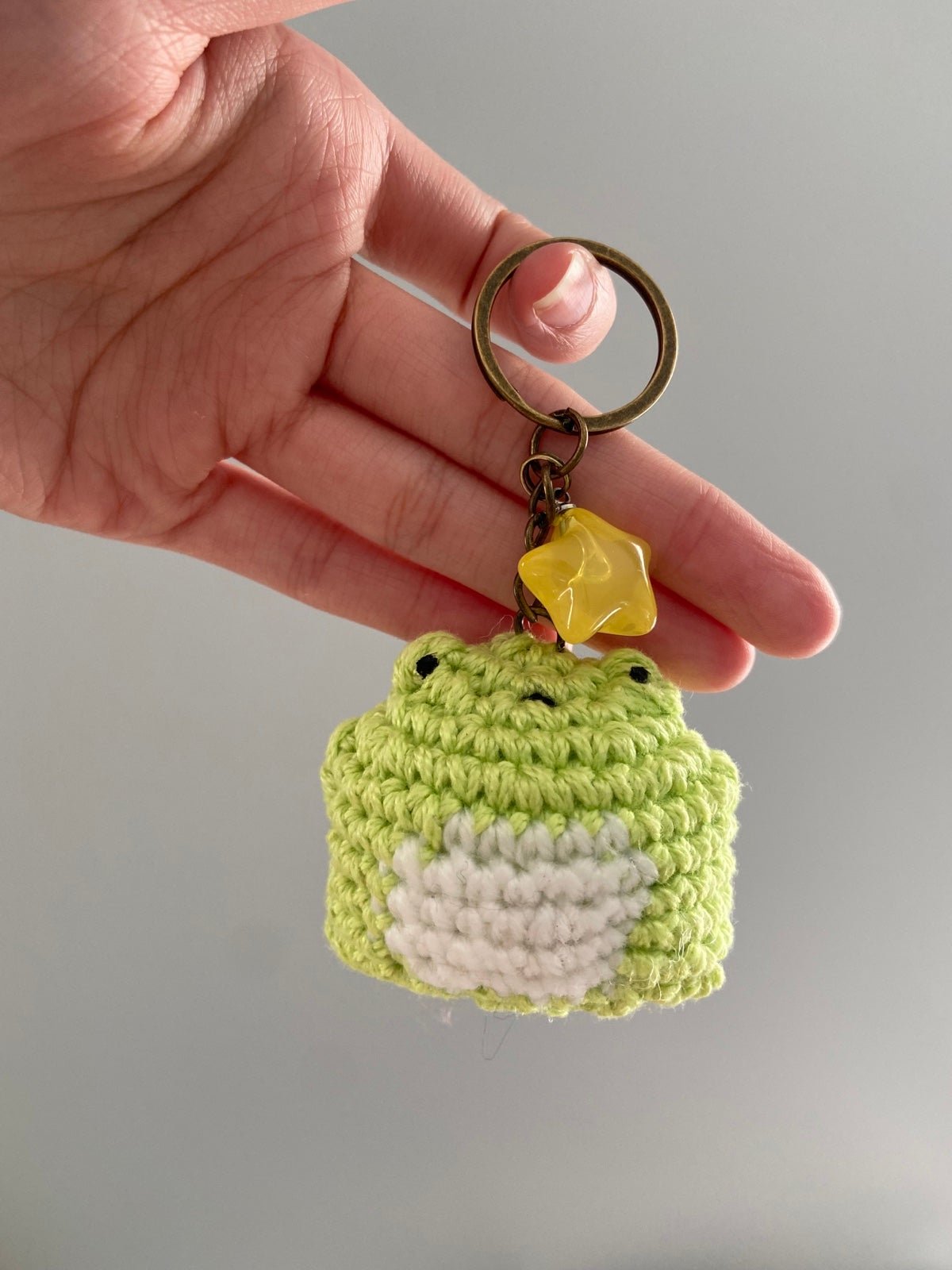 Crochet frog keychain handmade CAd5IYnxQ