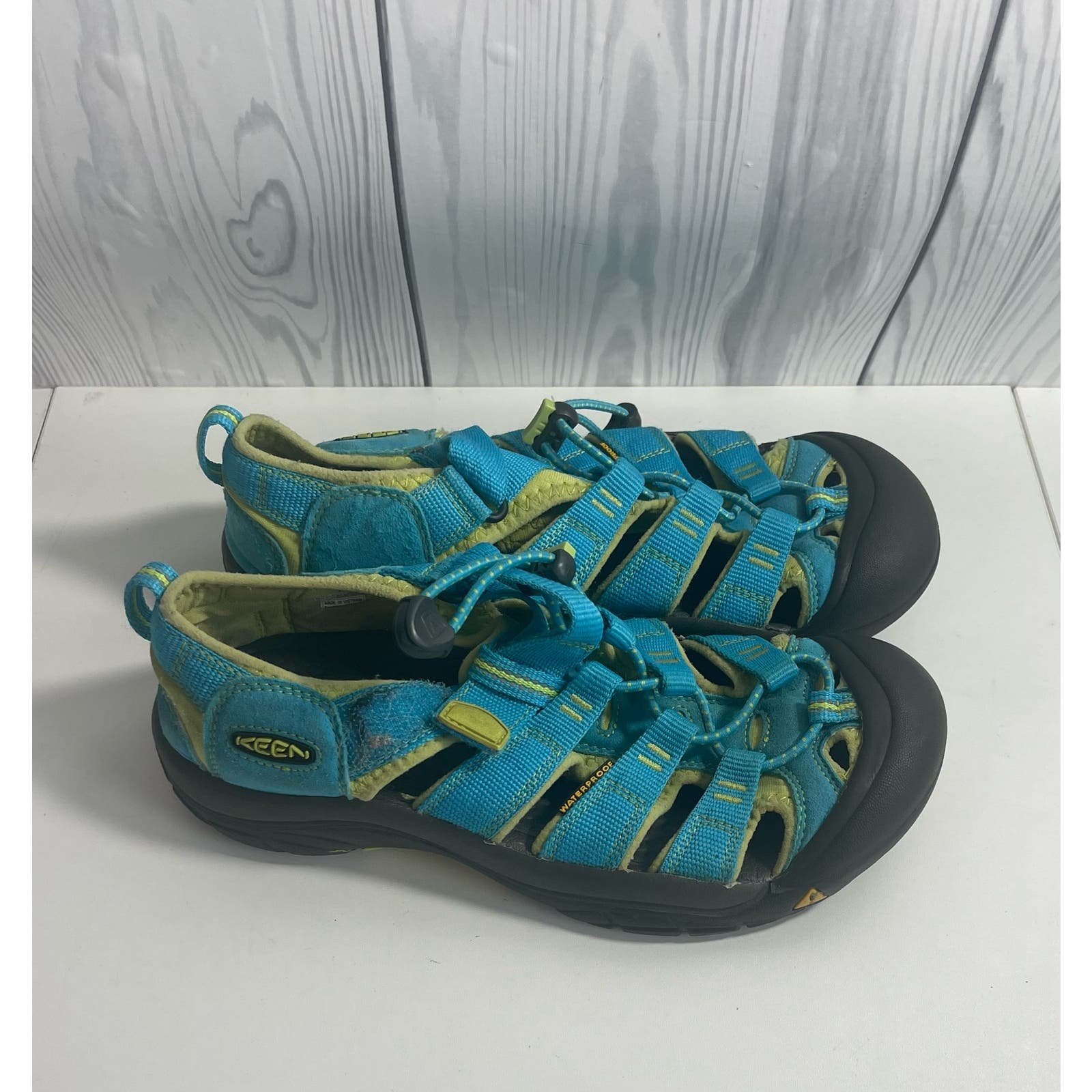 Keen Newport Kids Size 4 Athletic Blue Green Hiking Walking  Sandals g947m8NTR