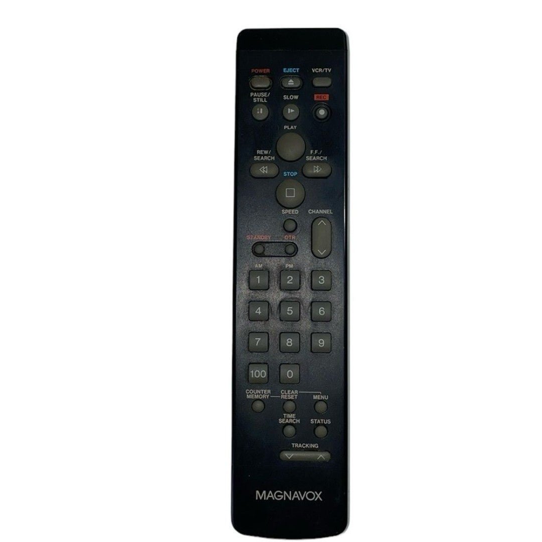 Magnavox VCR/TV remote control.  Battery cover included. VR9230 dyZiAAGy9