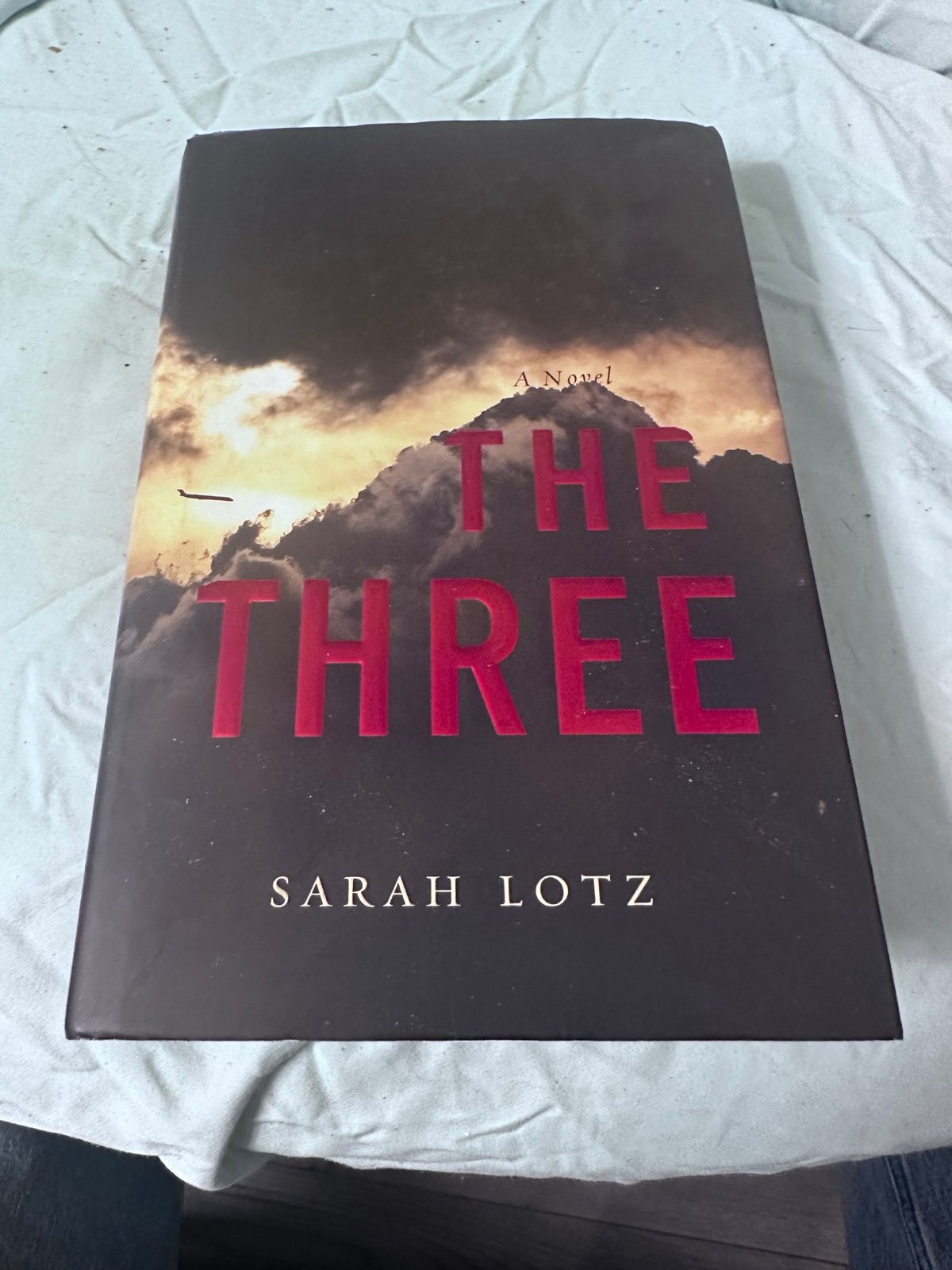 The three hardback novel by Sarah Lotz 1iaB6M7TZ