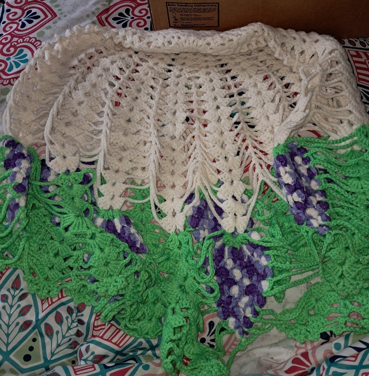 Vintage hand crochet round tablecloth grape accents 1hB2Ttp6U