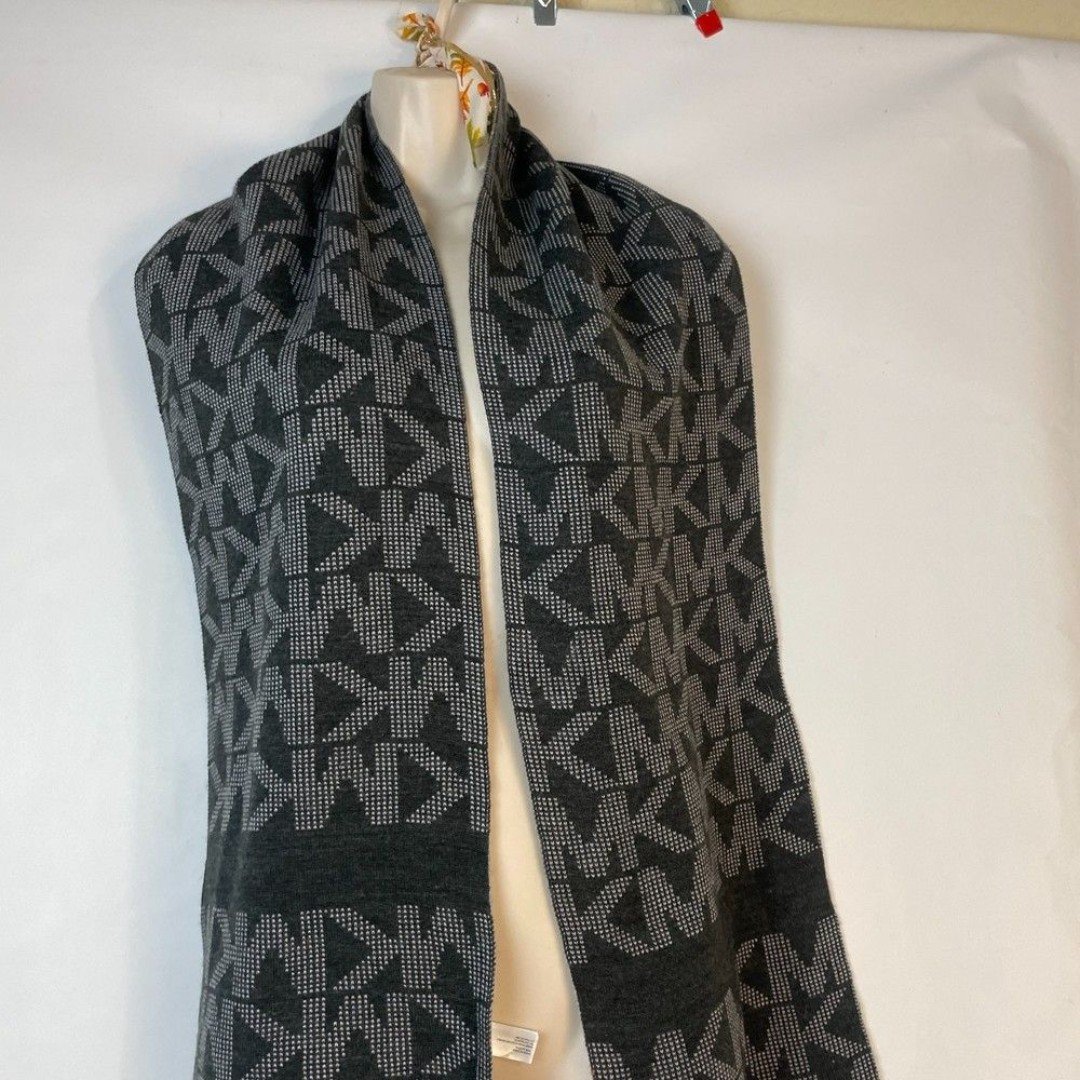 michael michael kors winter scarf black and gray 65 inches b7oaKL7Cs