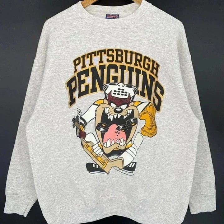 Pittsburgh Penguins Looney Tunes 90s NHL Sweatshirt C7YjzMvOt