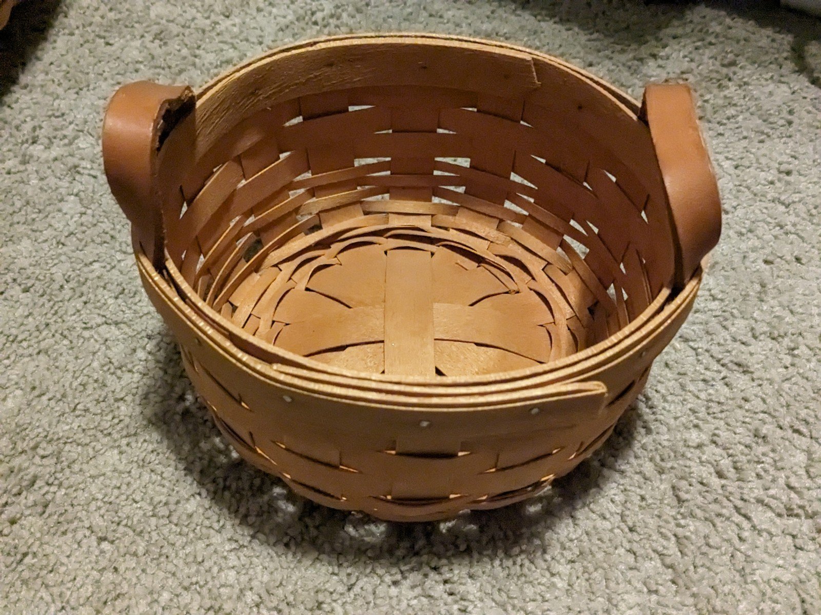 LONGABERGER BASKET SIGNED & DATED 2000 VINTAGE WITH LEATHER HANDLES CAAgwgZ9X