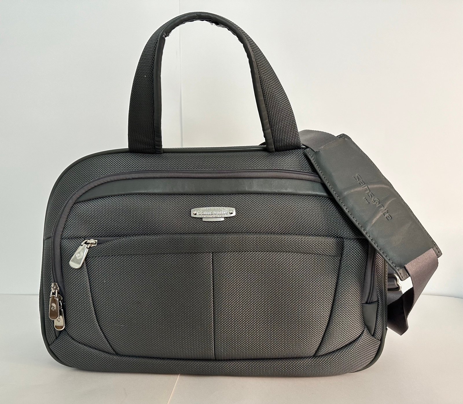 Samsonite Carry On Shoulder Bag Travel Duffel Luggage Gray Centennial Collection bPgy3yw23