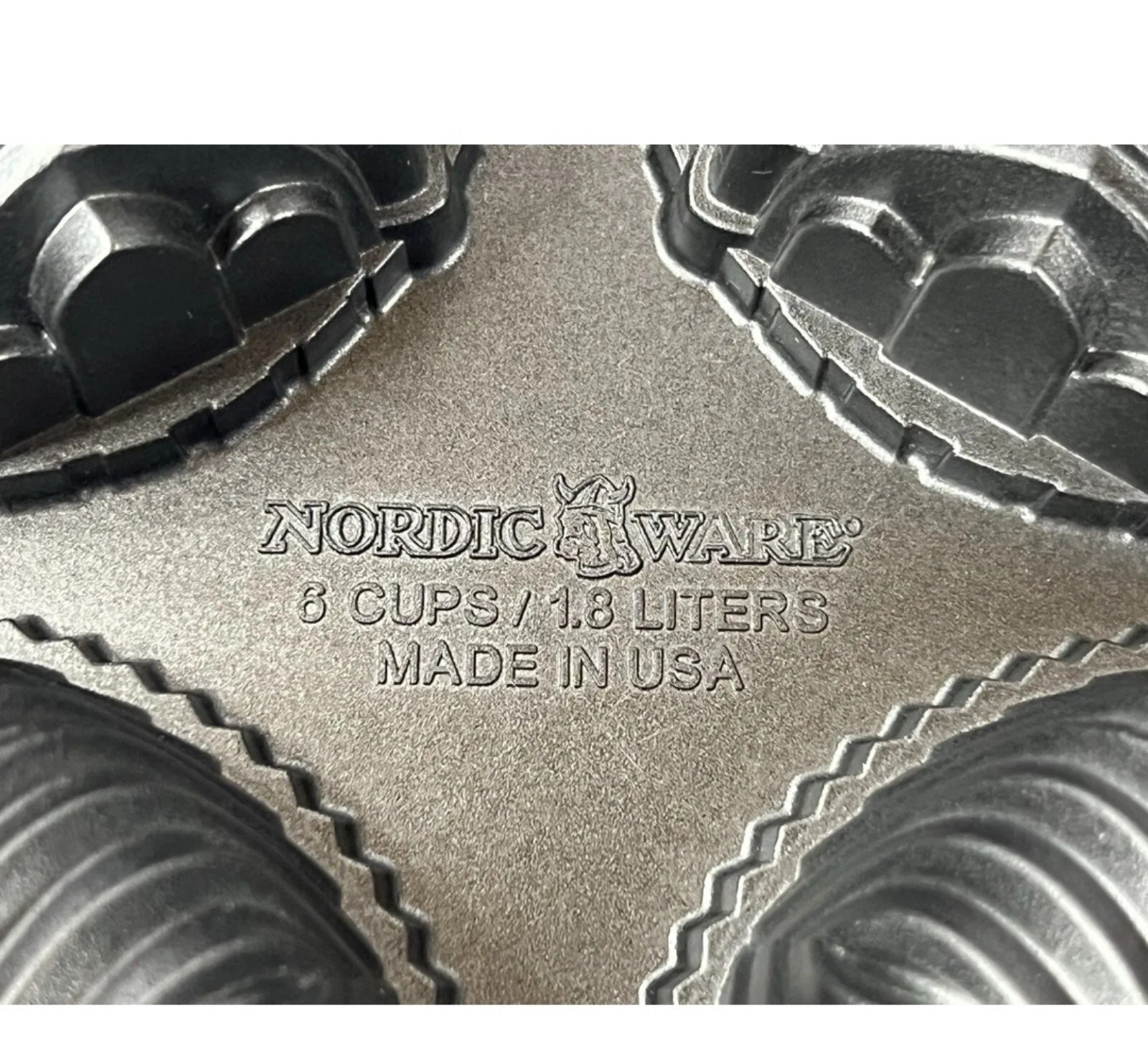 Nordic Ware USA Cast Aluminum Non-Stick 6 Cup/Cavity Mini Bundt Cake Pan BkPN3qry5