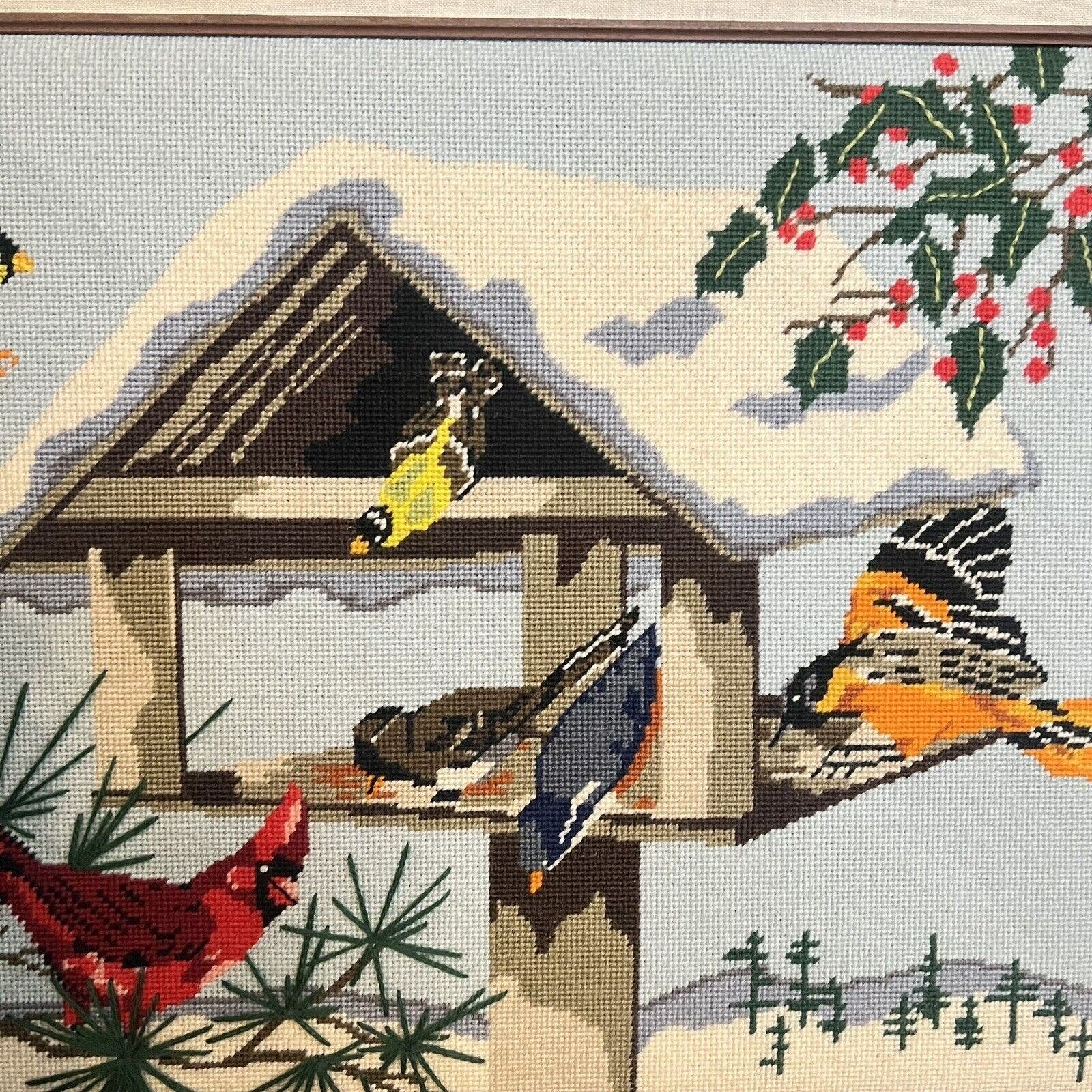 Vintage Large Wood Framed Needlepoint Wall Art Bird Winter Snow Feeder Cardinal ghFO73Lt5