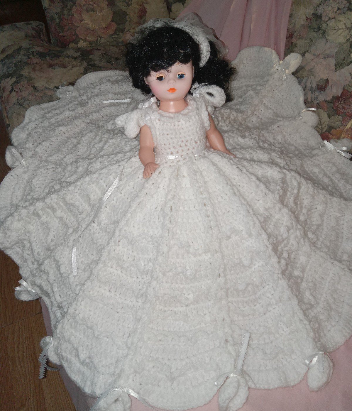 Handmade crocheted bride for bed top cWNkaJq6L