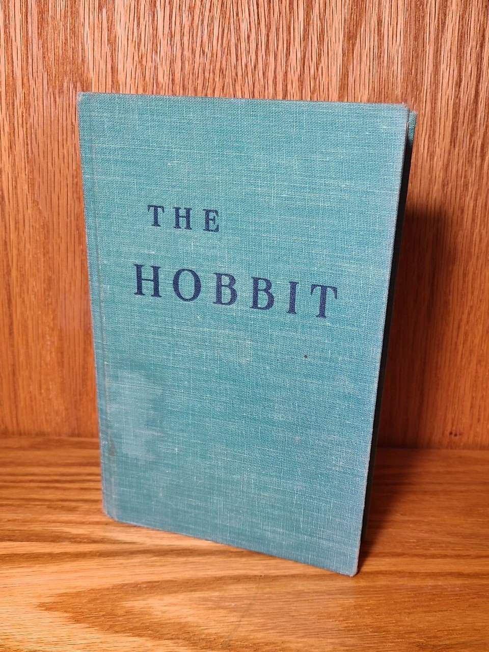 The Hobbit by J.R.R. Tolkien Vintage 1966 printing with illustrations f5gPTGcNV