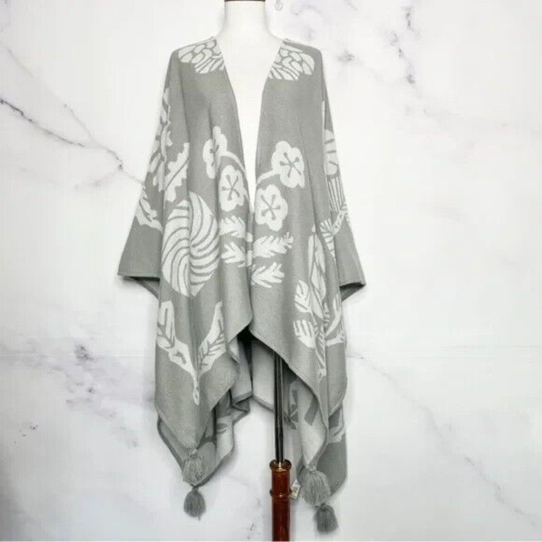 Soft Surroundings Gray Frosted Floral Wrap Poncho Cape 