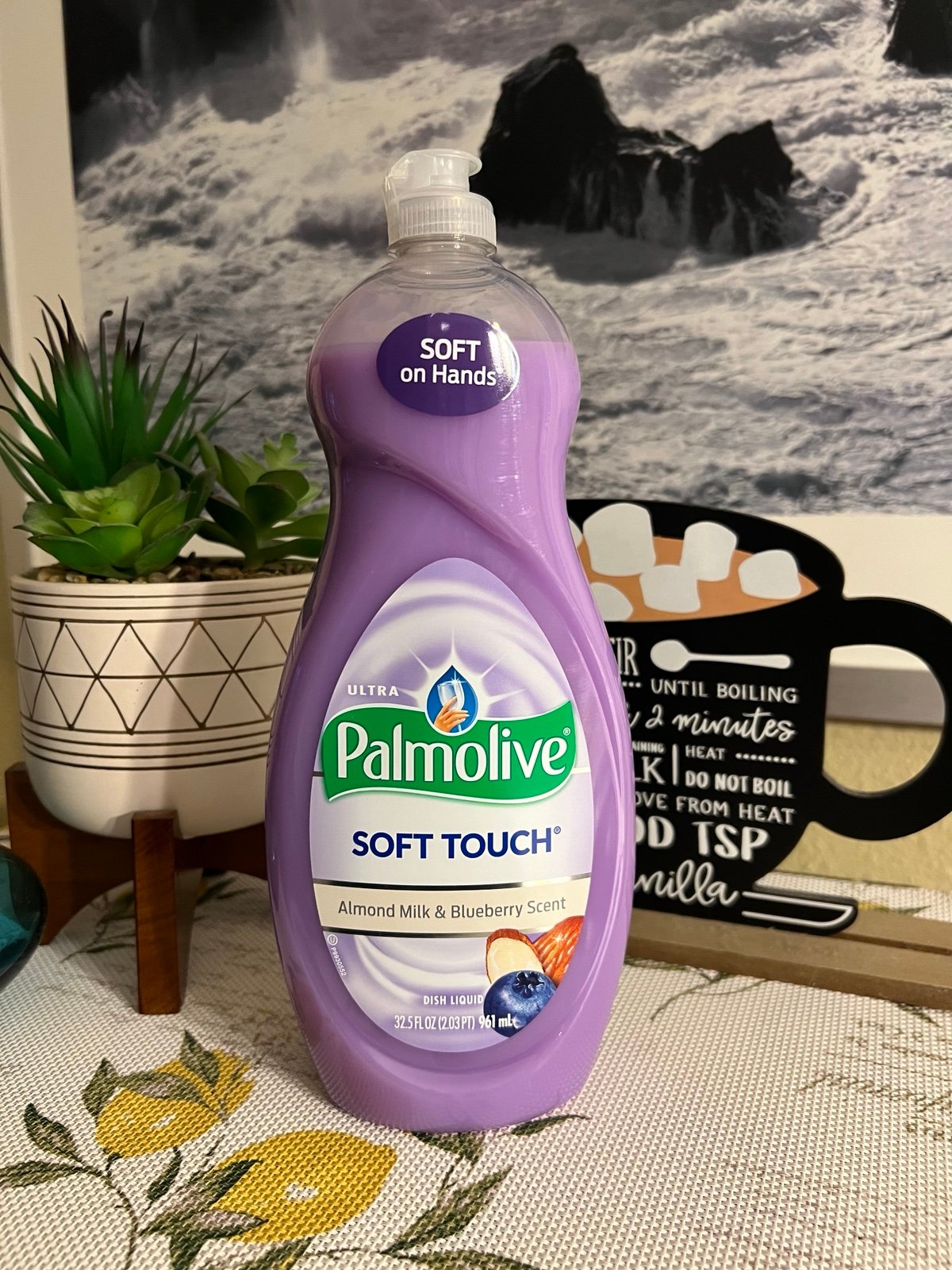 One Palmolive Soft Touch Almond Milk & Blueberry Dish L
