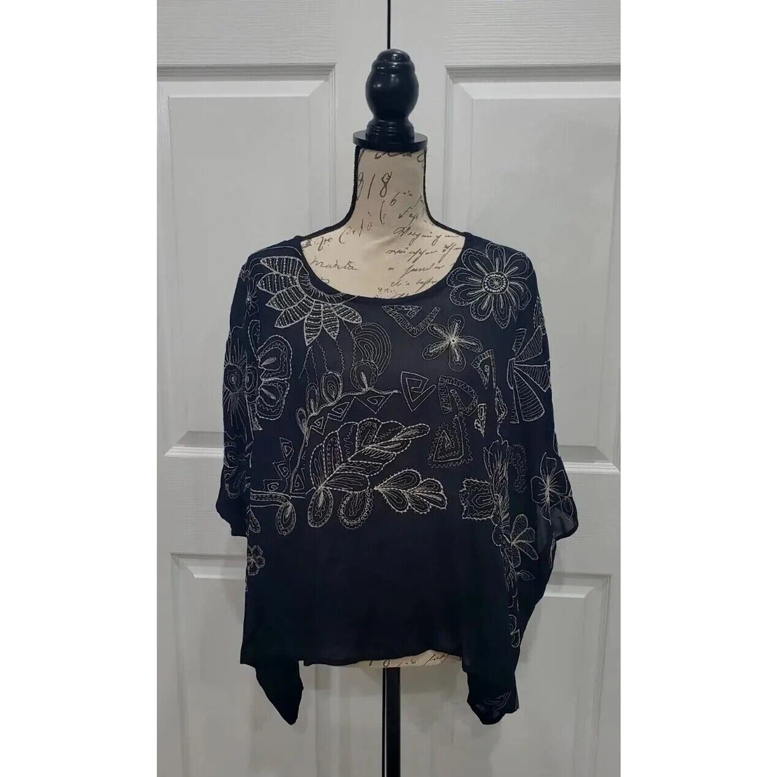 Chico´s Semi-Sheer Black Embroidered Dolman Sleeve