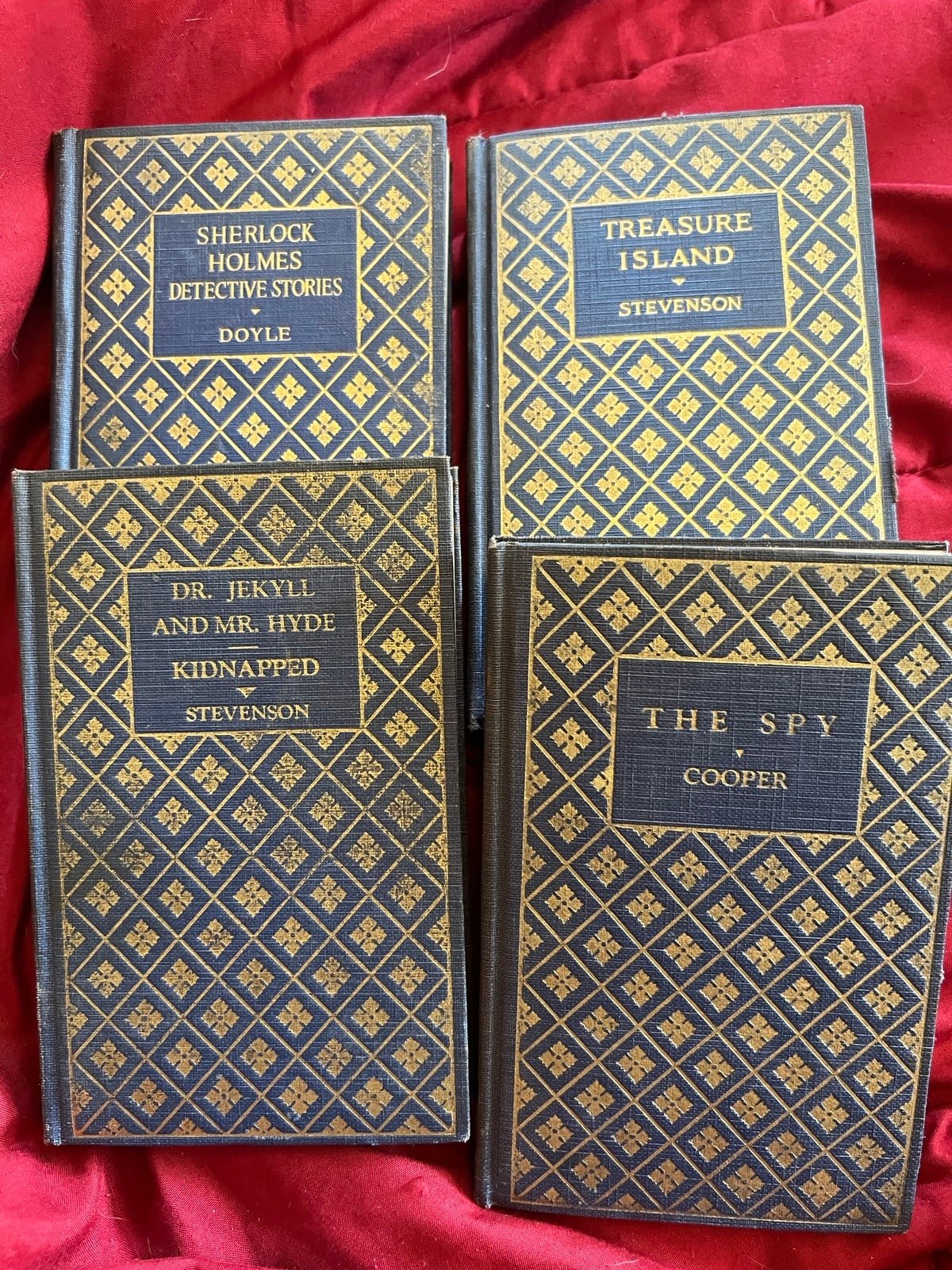 Set of 4 antique collectible books free shipping CfSTt3