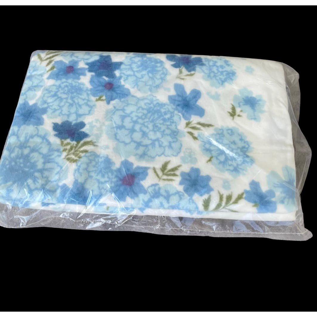 Vintage Acrylic Trim Blanket Blue Floral Mid Century 72