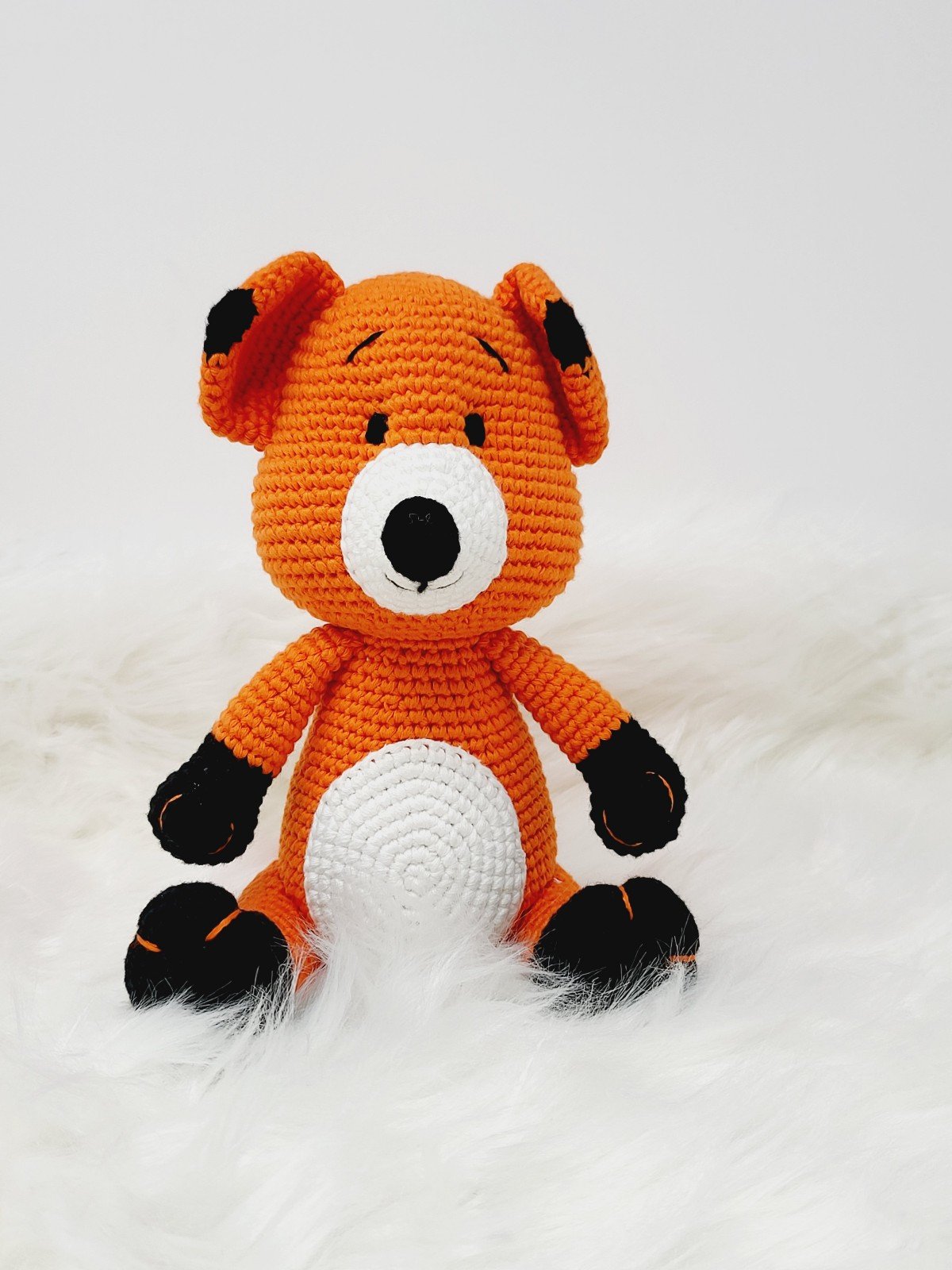 Medium sitting fox crochet 657EGGmCH