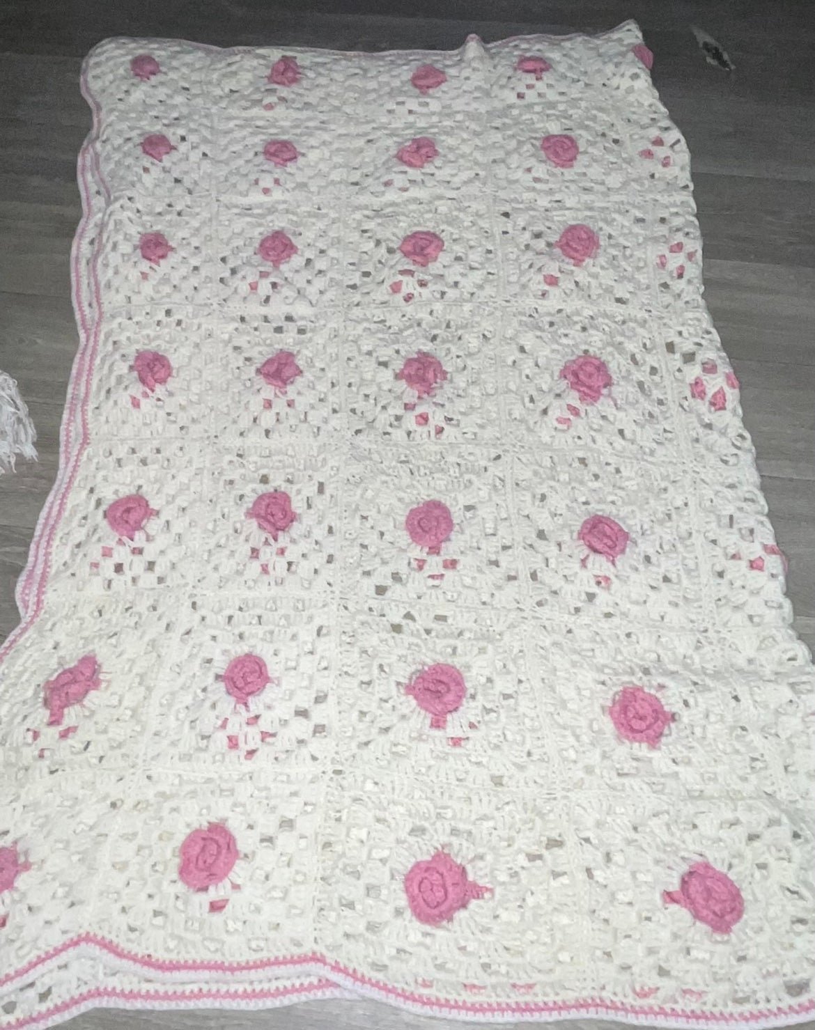 Vintage Crochet Shabby Cottage - Chic Blanket w/ Roses 