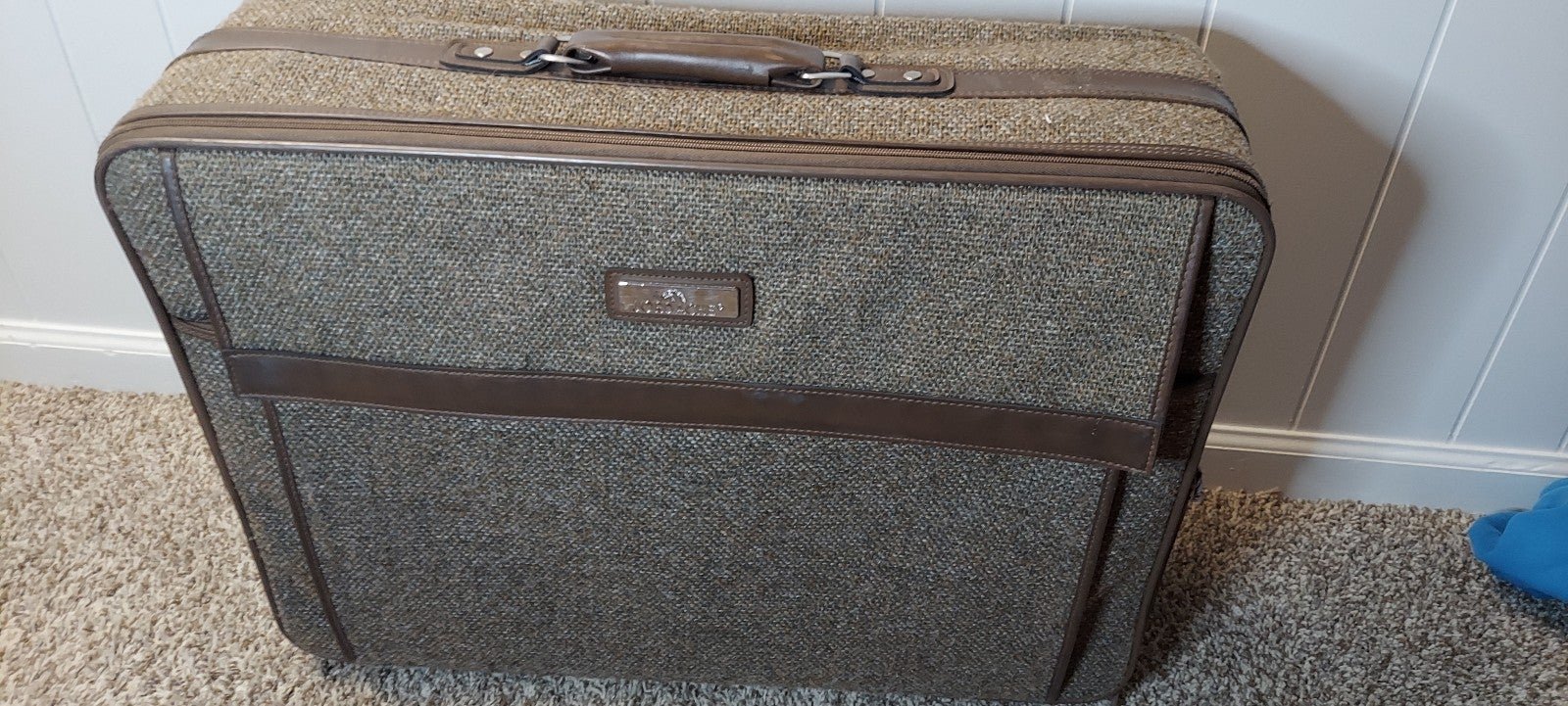 Vintage Luggage Jordache 26” Brown Tweed Suitcase Rolle
