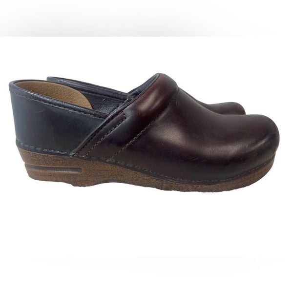 Dansko  brown Leather Sanita Clogs Women’s Size 8.5 Efw