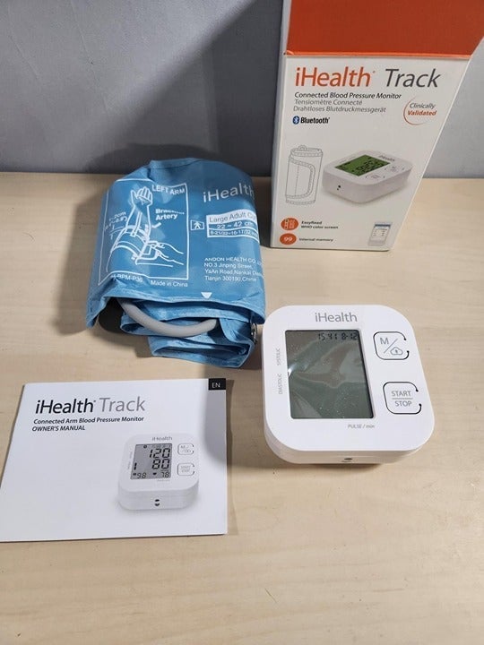 iHealth Track Smart Upper Arm Blood Pressure Monitor 9PhuZmUDr