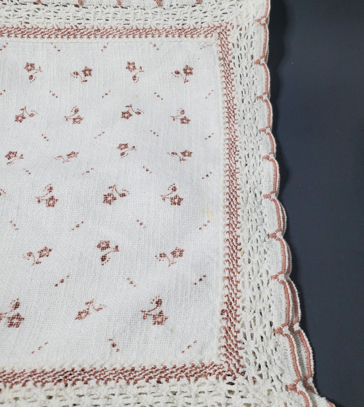 Vintage Cotton Linen placemats. Made in Austria Scalloped Lace  Edging  Set of 2 gfGGciuUZ