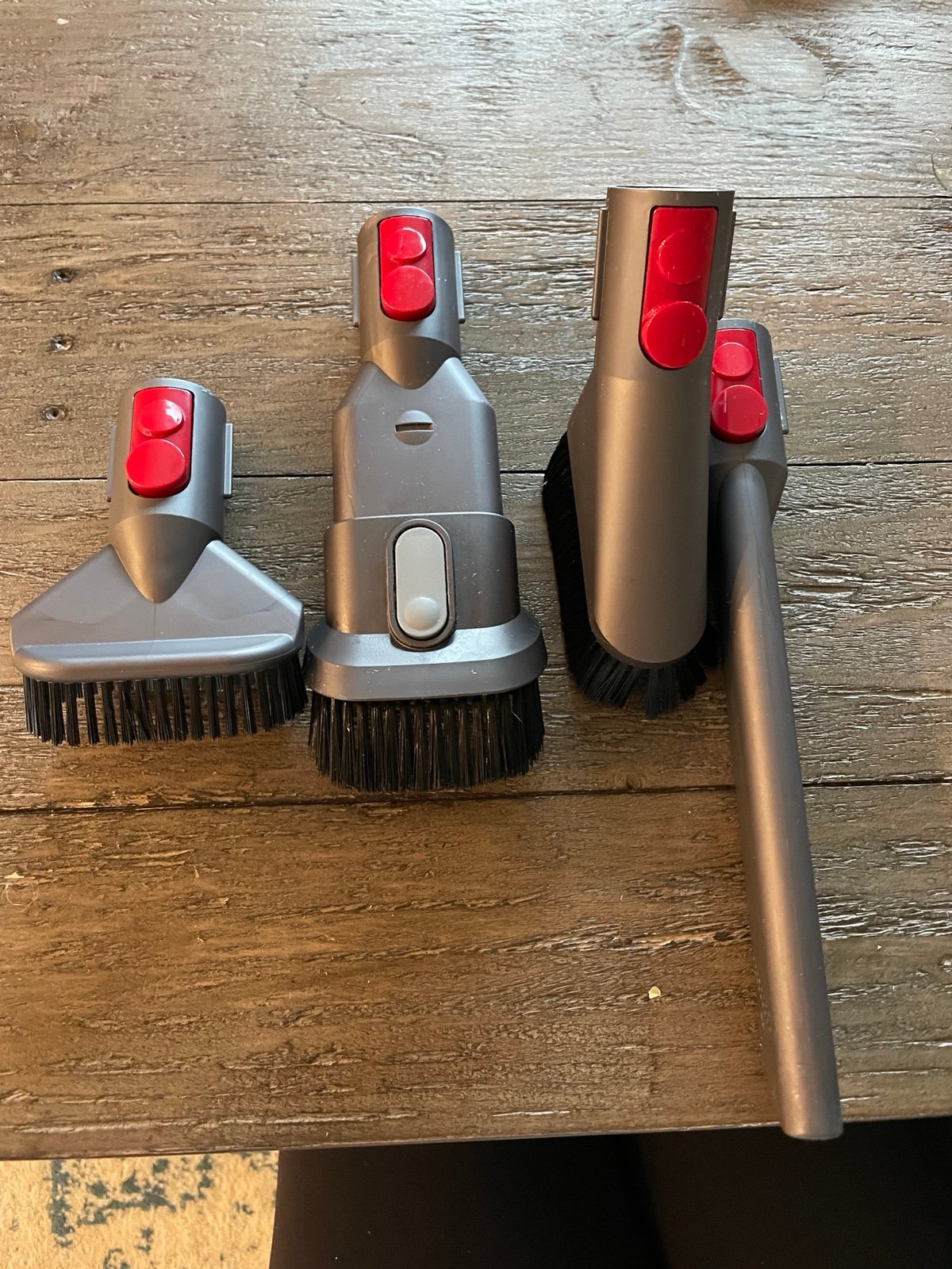 Dyson vacuum v8 attachments/brushes c1POjyrWe
