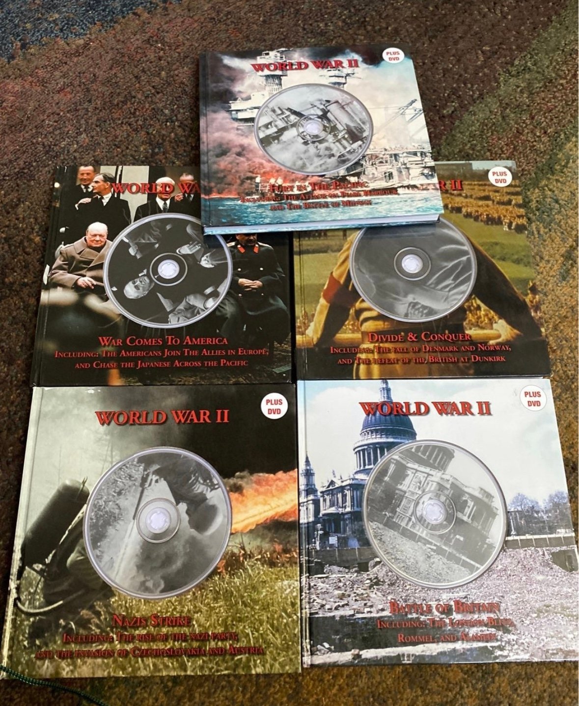 World War II books set with DVDs. 5 book set WWII gFmQ9