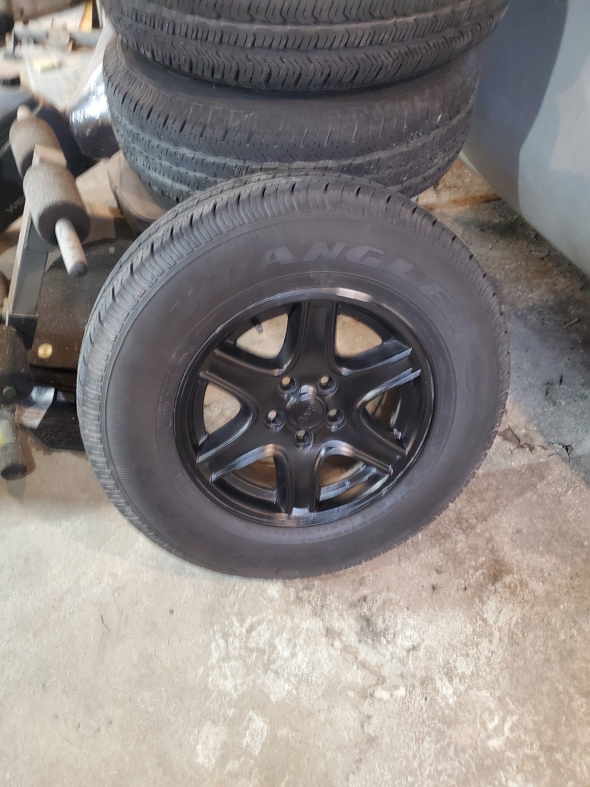 Set of  tires and rims 00JUBFg8m