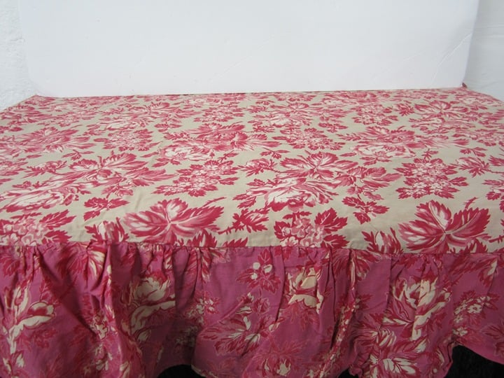 Vintage APRIL CORNELL Square Tablecloth Ruffled Pink Floral aST2hyPcB