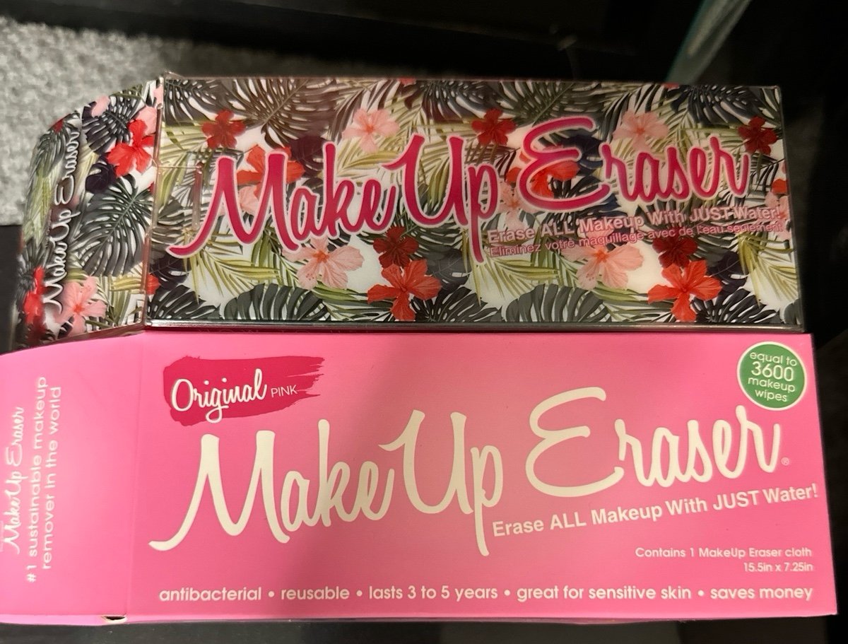 TWO brand new in box makeup erasers 4Gcpx1OIQ