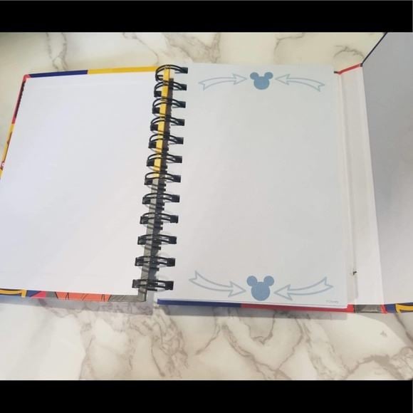 Disney notebook/autograph book FamDRtkWn