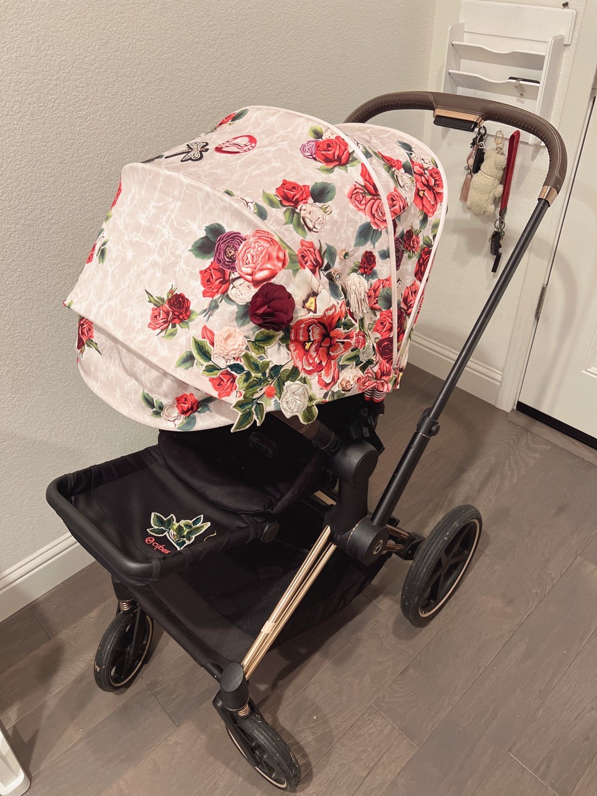 Cybex Priam 3 Spring Blossom Stroller with Pink Floral Car seat and Carry Cot 5thVz0pND