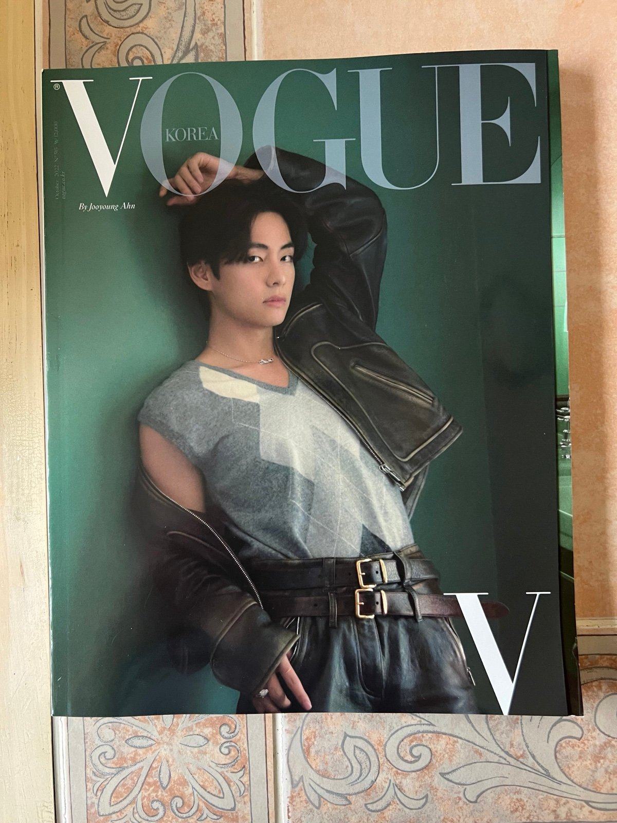BTS Vogue Korea x V October 2022 Magazine aI0Fi8igO