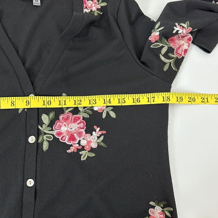 Figueroa Flower Womens Cardigan Sweater Size Medium Black Floral Embroidered GbghcxOIc