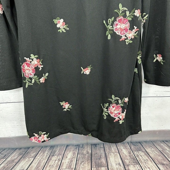 Figueroa Flower Womens Cardigan Sweater Size Medium Black Floral Embroidered GbghcxOIc
