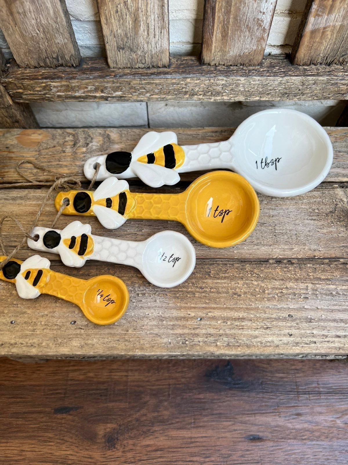 Bee Ceramic Measuring Spoons! 0mcMUAk7S