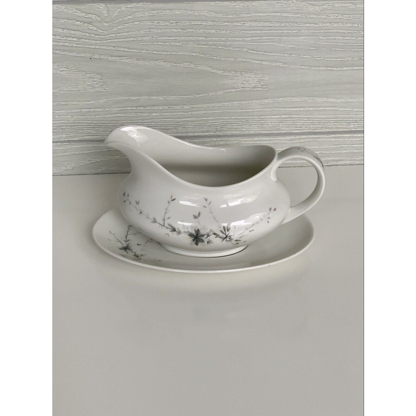 Royal Doulton Greenbrier Gravy Boat with Underplate Mad
