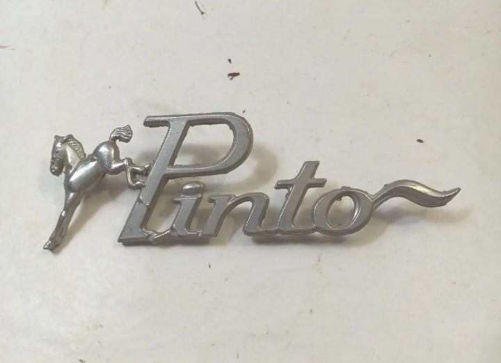 Vintage Ford Pinto Car Emblem D52B 16B114 AA 9YX9poP1D