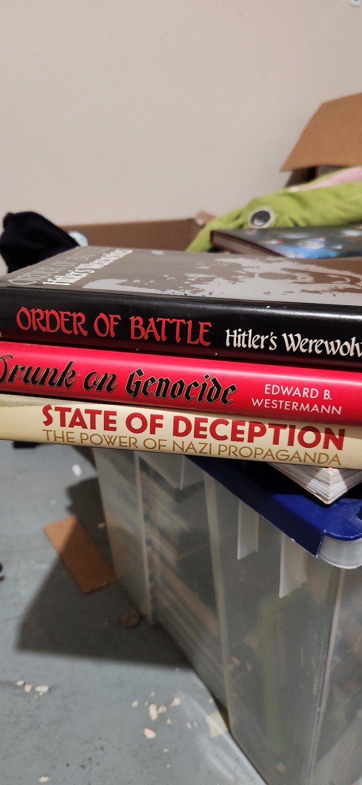 Nazi book lot. FP2saFAgG