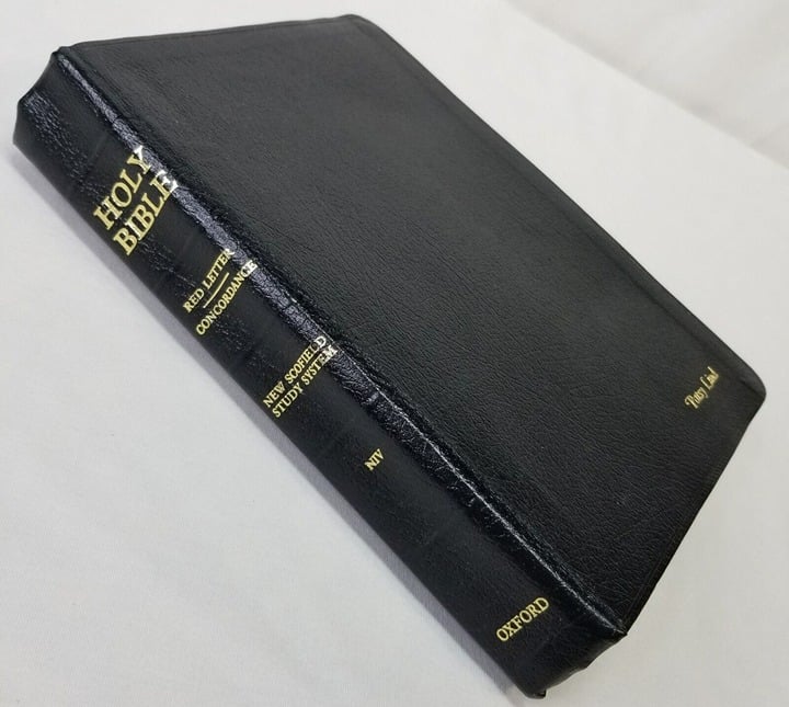 The New Scofield Study Bible NIV Oxford Black Bonded Leather Annotations Chain CGWRREXni
