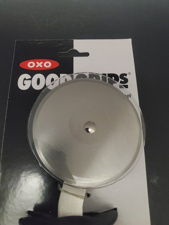 Good Grips OXO Pizza Wheel. Non-Slip Soft Grip. New on package. #20781 fTTcA6H9d