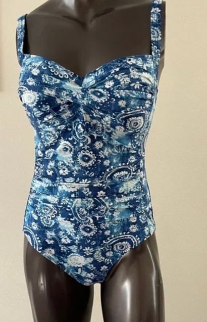 NWOT gorgeous niptuck one piece multi fit cup swimsuit 
