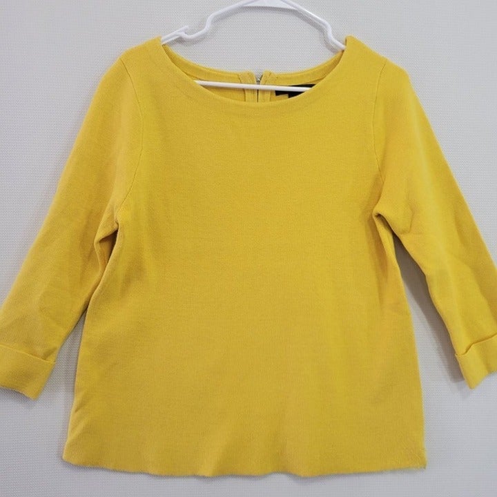 Tahari Yellow Soft Comfy Cozy Sweater size Medium EA03J