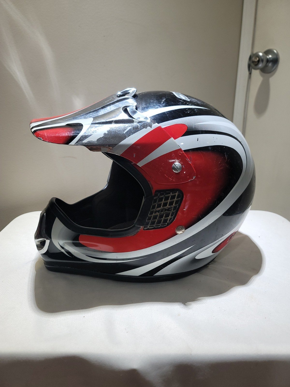 KBC TK-X Helmet Dirt Bike Motocross Size Youth Medium R
