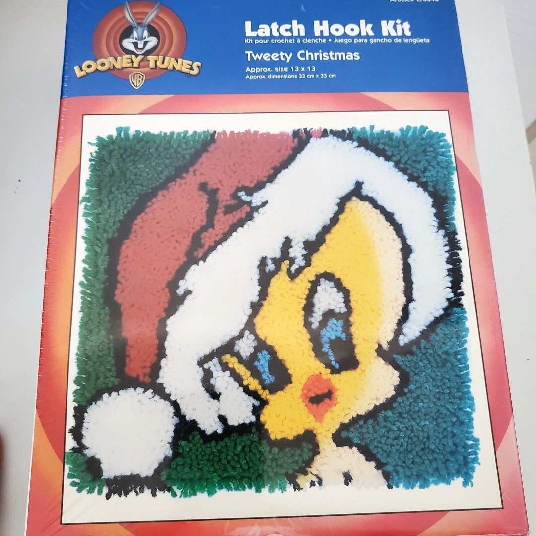 LOONEY TUNES Latch Hook Kit Tweety Christmas #LT0540  13x13 Caron dXylnOk12