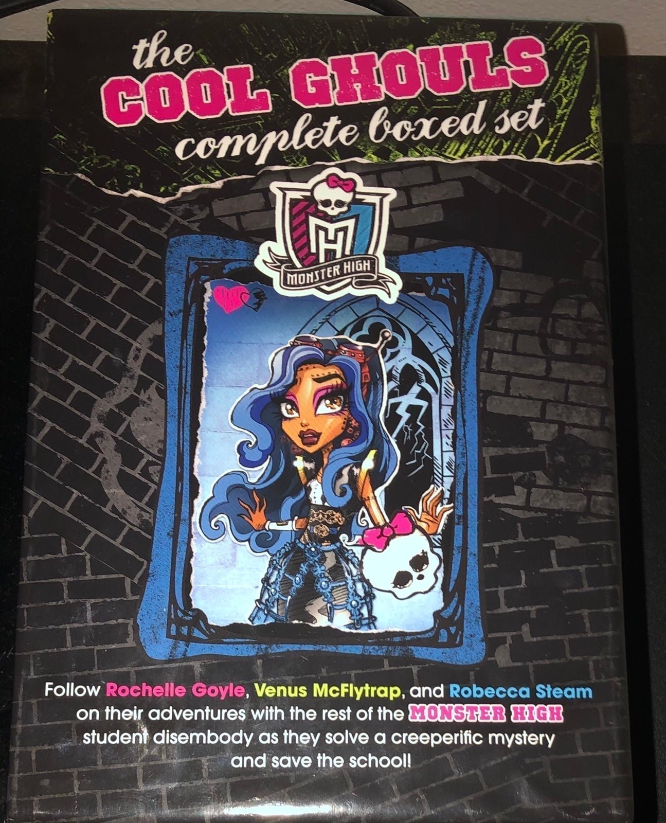Monster High The Cool Ghouls Complete Boxed Set b6yiDi7VU