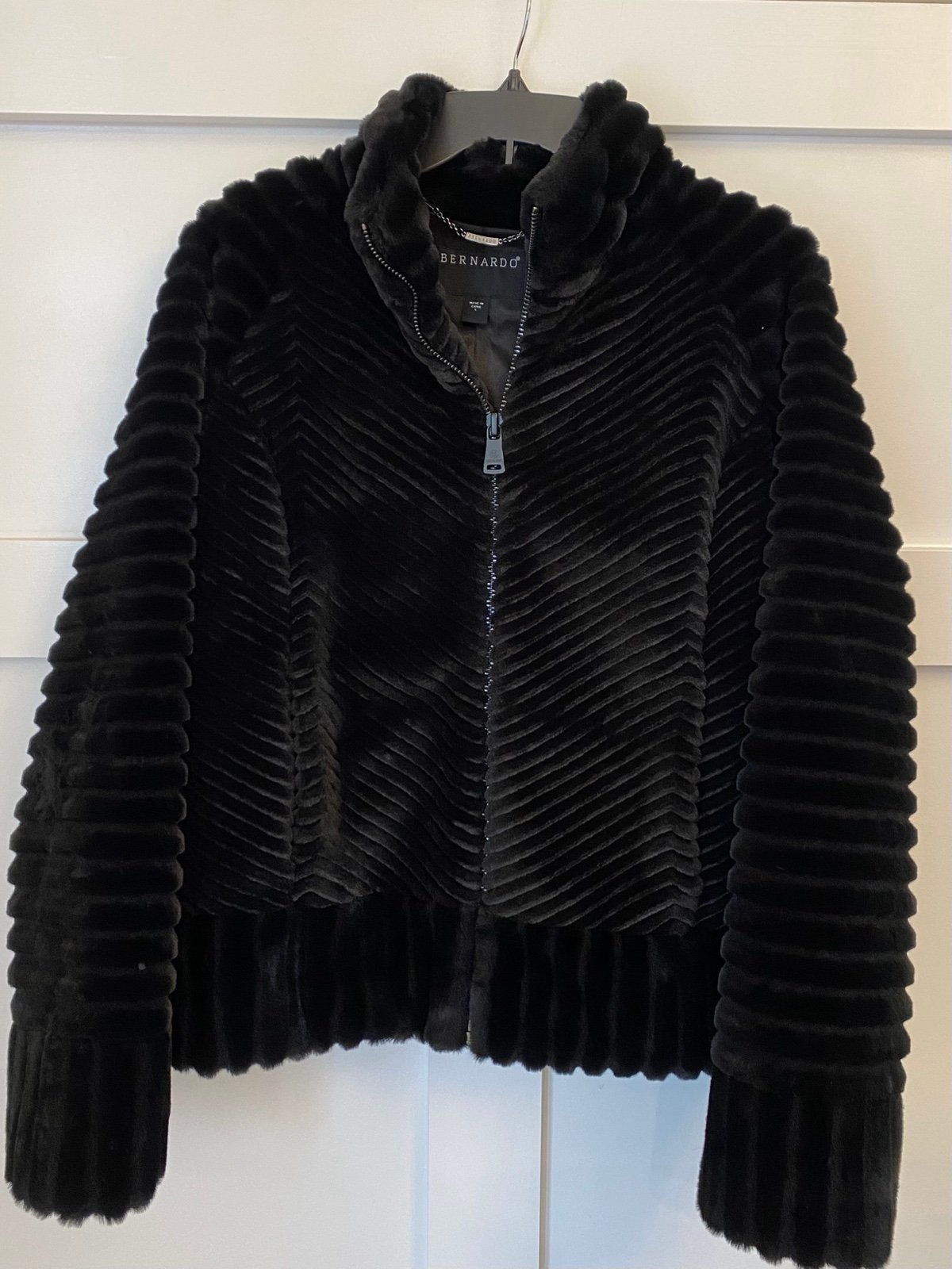 Bernardo Zig Zag Black Faux Fur Coat Size L a61FZwIPX