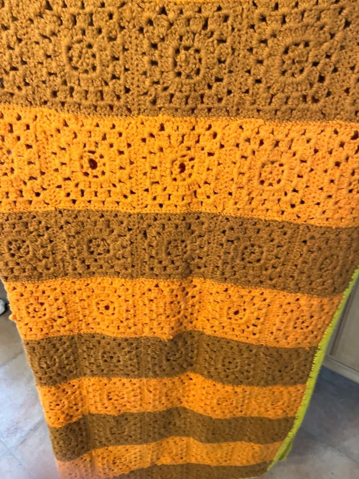 Vintage 70s crocheted blanket lap blanket ArODQVuH6