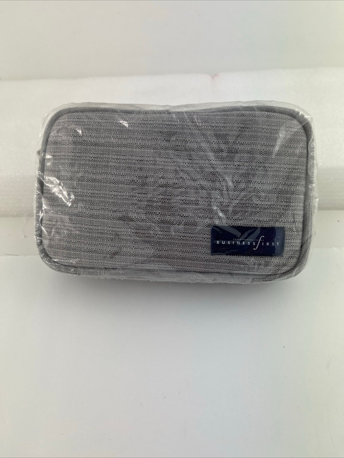 Continental Airlines First Class Complimentary Amenity Kit 5 VTG Travel Bag New BUxgR6dLT